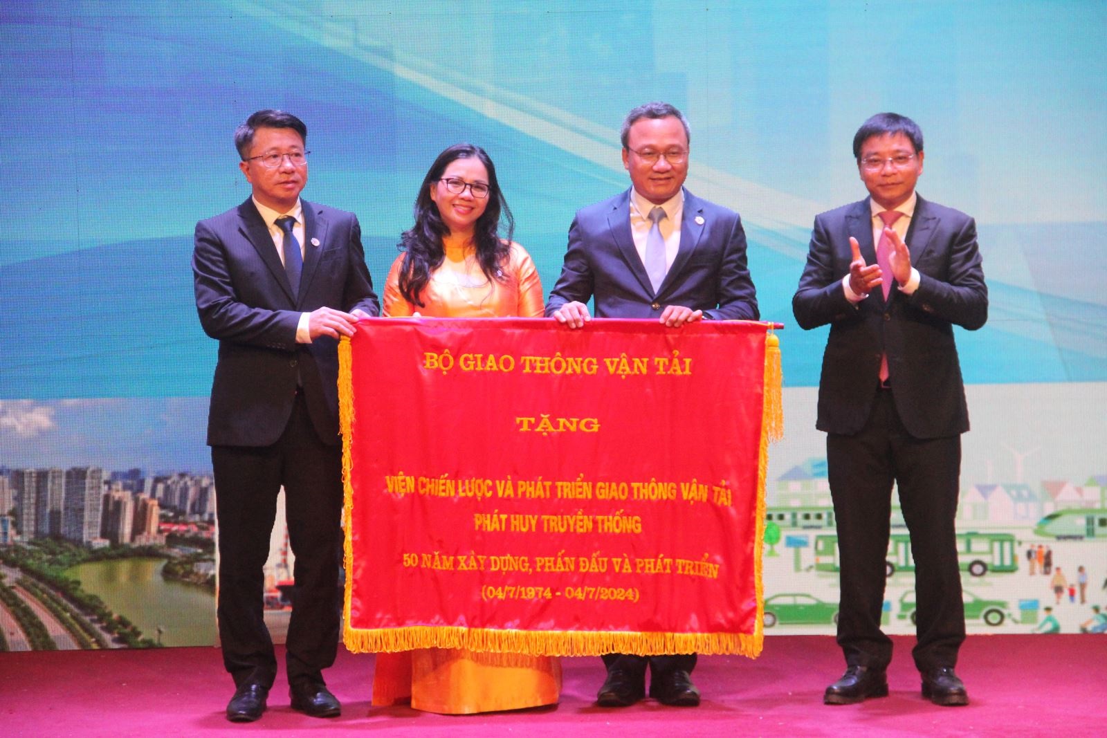 Bộ trưởng Nguyễn Văn Thắng dự Lễ kỷ niệm 50 năm thành lập Viện Chiến lược và Phát triển GTVT